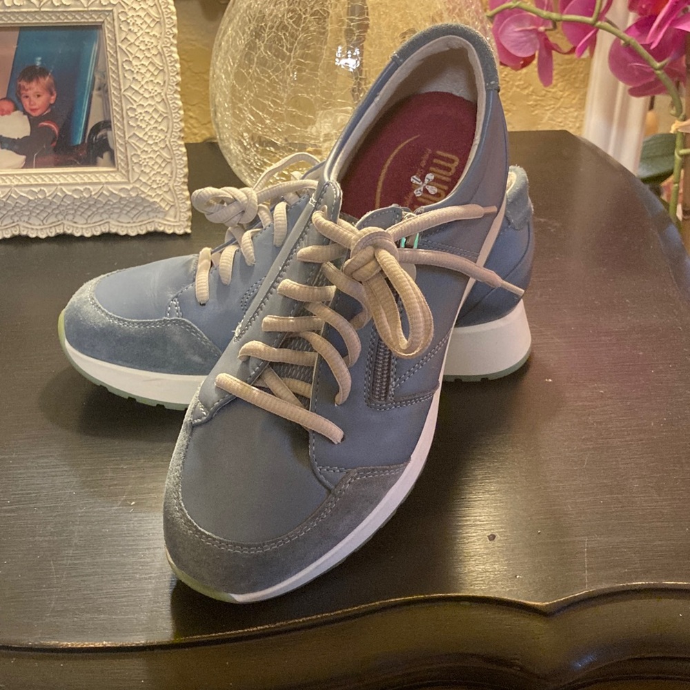 Munro Blue and Cream Women's Sneakers